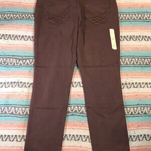 Old Navy Stylish Skinny Jeans with Back Pocket Detail sz 16 NEW